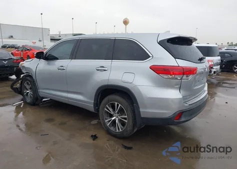 2017 Toyota Highlander Le Plus z USA, uszkodzony, nr VIN 5TDZZRFH8HS228349
